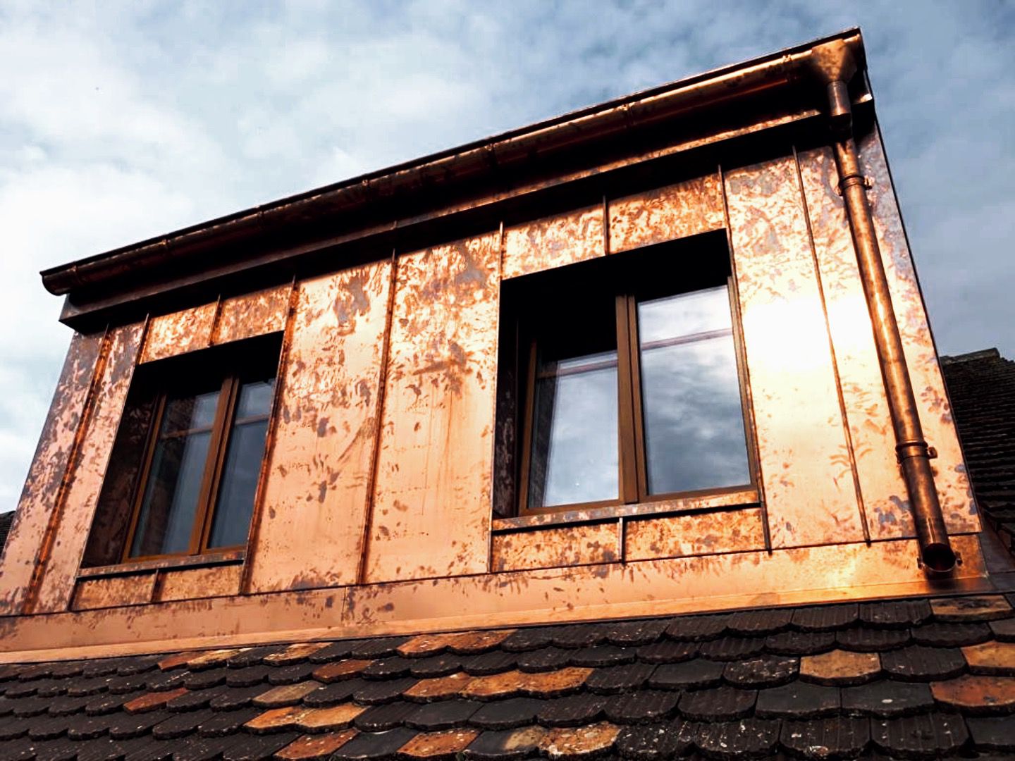 Lucarne-de-toit-toiture-rénovation-ferblanterie
